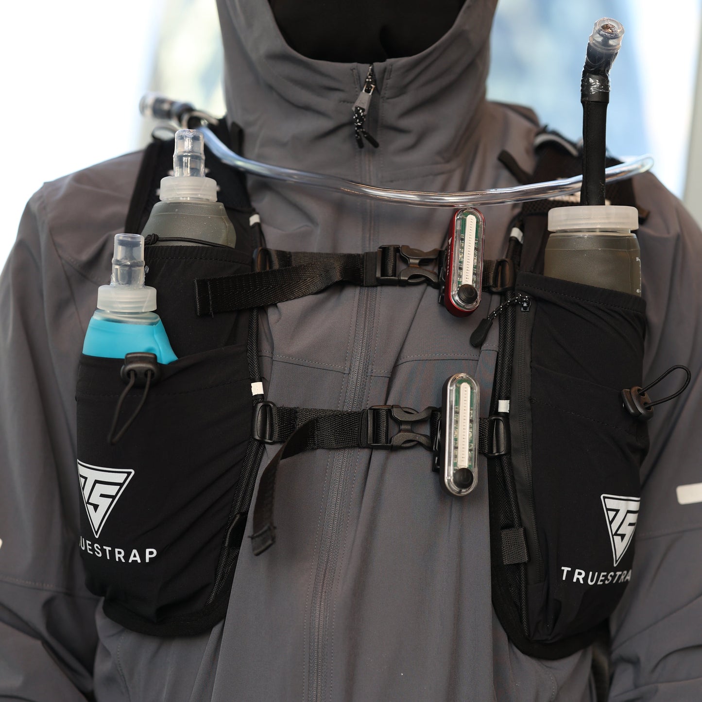 Sensu Vest With Bladder 1.5L & 2x Soft Flask 500ml- Black