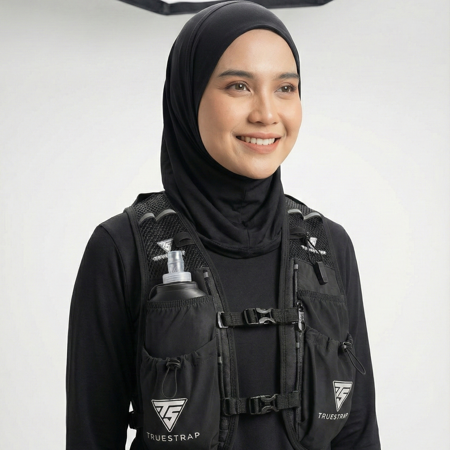 Sensu Vest With Bladder 1.5L & 2x Soft Flask 500ml- Black