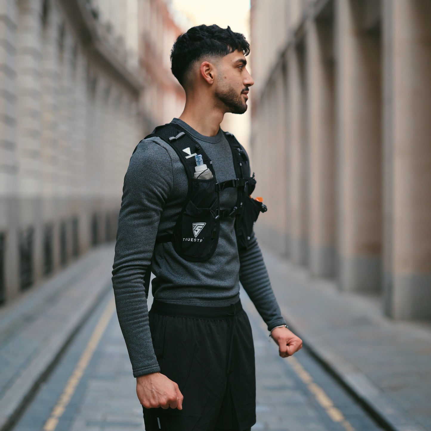 Sensu Vest With Bladder 1.5L & 2x Soft Flask 500ml- Black